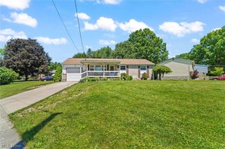 1005 Leslie Lane, Girard, OH 44420