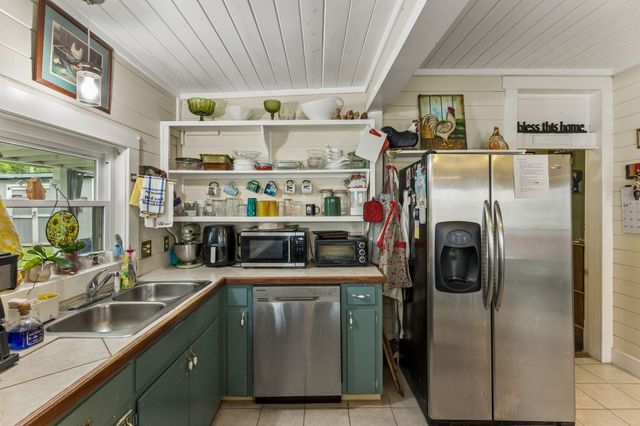 101 Webb Rd, E, Bell Buckle, TN 37020