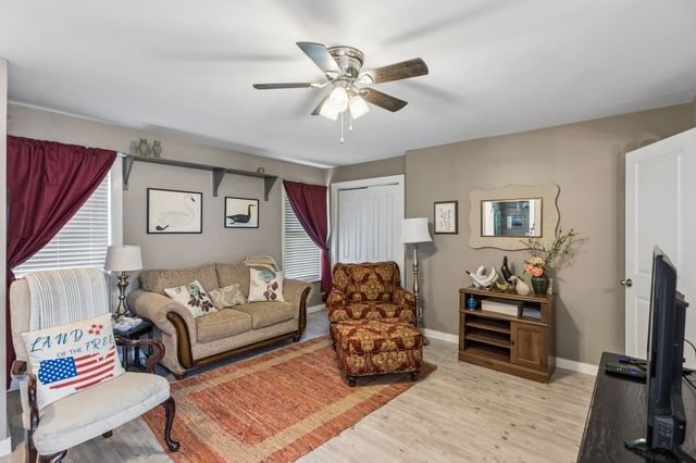 101 Webb Rd, E, Bell Buckle, TN 37020