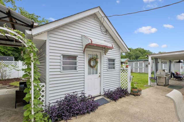 101 Webb Rd, E, Bell Buckle, TN 37020