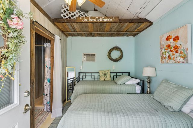 101 Webb Rd, E, Bell Buckle, TN 37020
