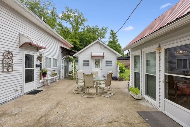 101 Webb Rd, E, Bell Buckle, TN 37020