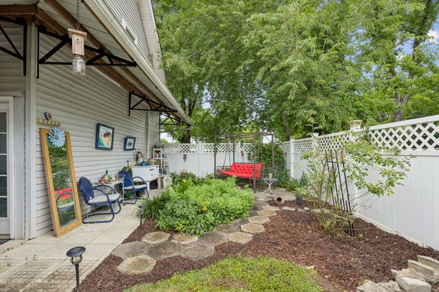 101 Webb Rd, E, Bell Buckle, TN 37020