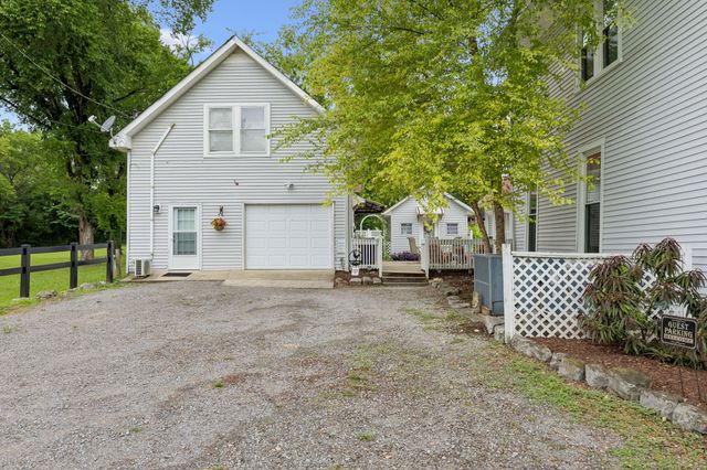 101 Webb Rd, E, Bell Buckle, TN 37020