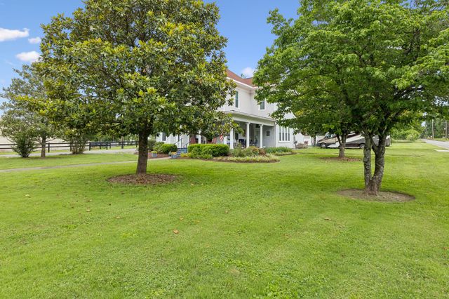 101 Webb Rd, E, Bell Buckle, TN 37020