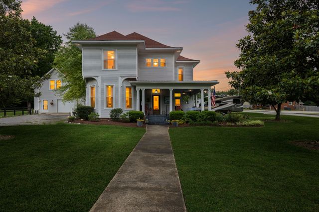 101 Webb Rd, E, Bell Buckle, TN 37020