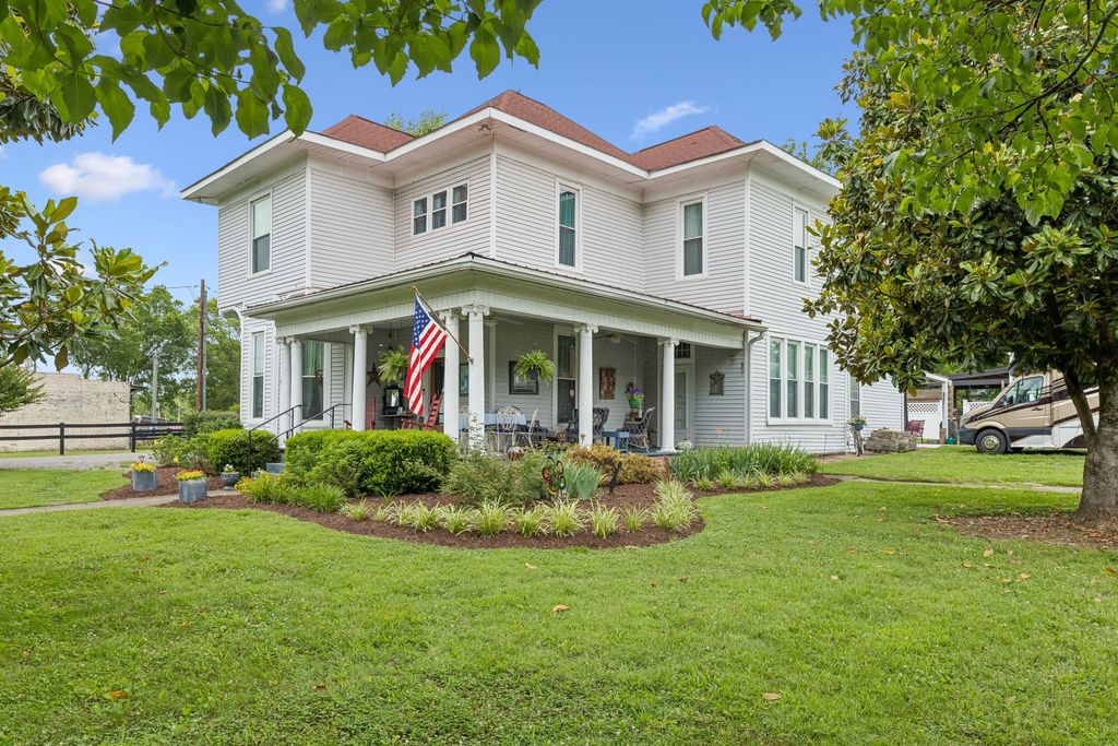 101 Webb Rd, E, Bell Buckle, TN 37020