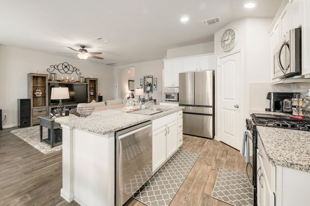 606 Marimoor DR, Hutto, TX 78634