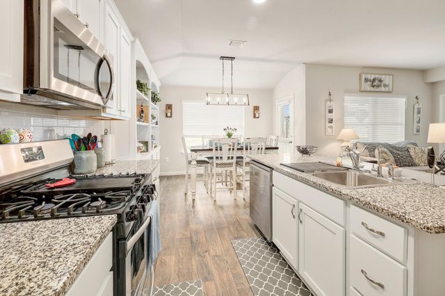 606 Marimoor DR, Hutto, TX 78634