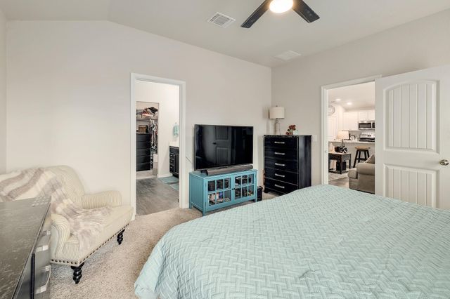 606 Marimoor DR, Hutto, TX 78634