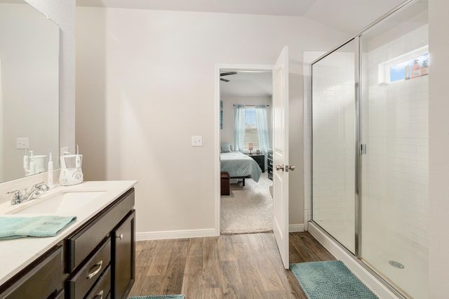606 Marimoor DR, Hutto, TX 78634