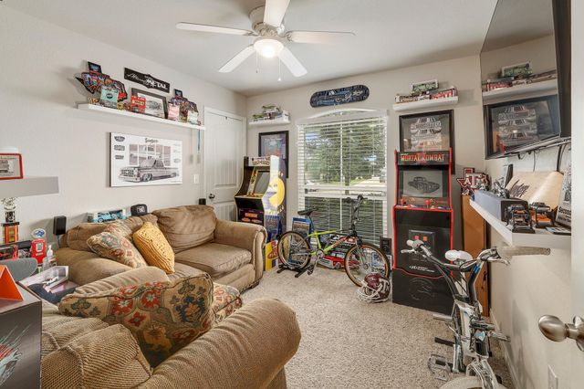 606 Marimoor DR, Hutto, TX 78634