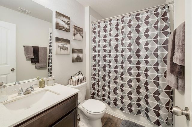606 Marimoor DR, Hutto, TX 78634