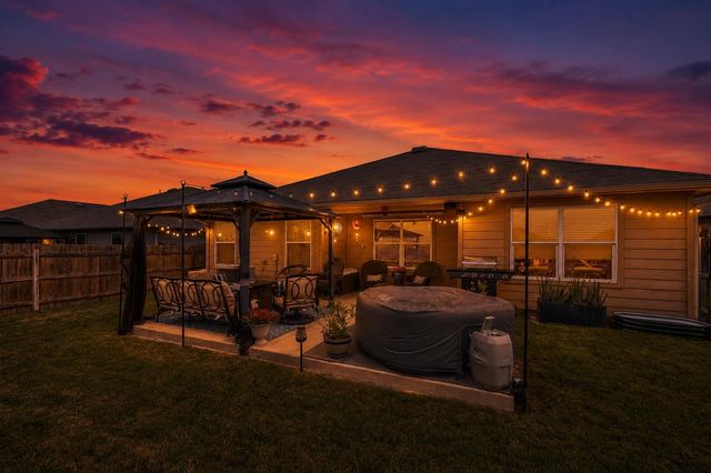606 Marimoor DR, Hutto, TX 78634
