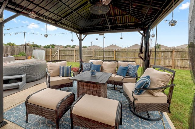 606 Marimoor DR, Hutto, TX 78634
