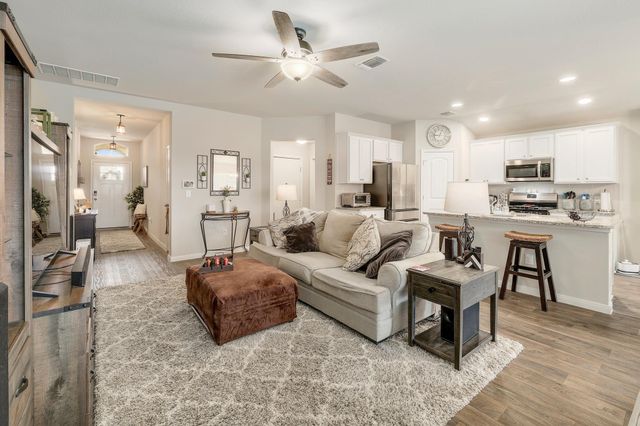 606 Marimoor DR, Hutto, TX 78634