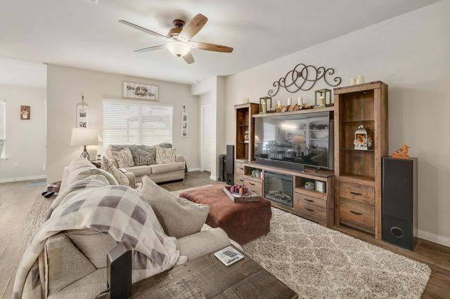 606 Marimoor DR, Hutto, TX 78634