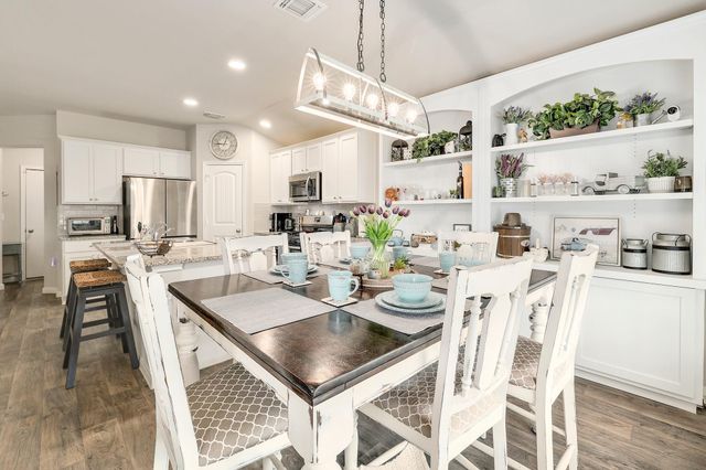 606 Marimoor DR, Hutto, TX 78634