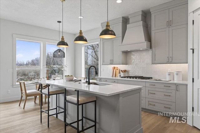 6518 W Flathead Lake St, Eagle, ID 83616