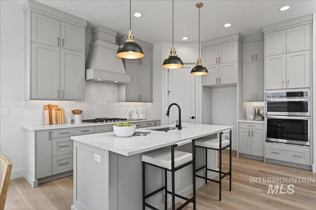 6518 W Flathead Lake St, Eagle, ID 83616