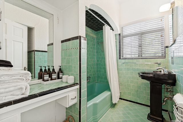 147 North Dr, San Antonio, TX 78201