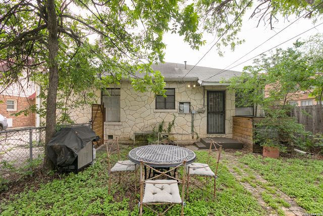 147 North Dr, San Antonio, TX 78201
