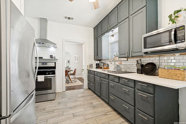 147 North Dr, San Antonio, TX 78201