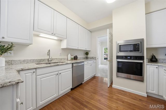 962 Morehouse Lane, University City, MO 63130