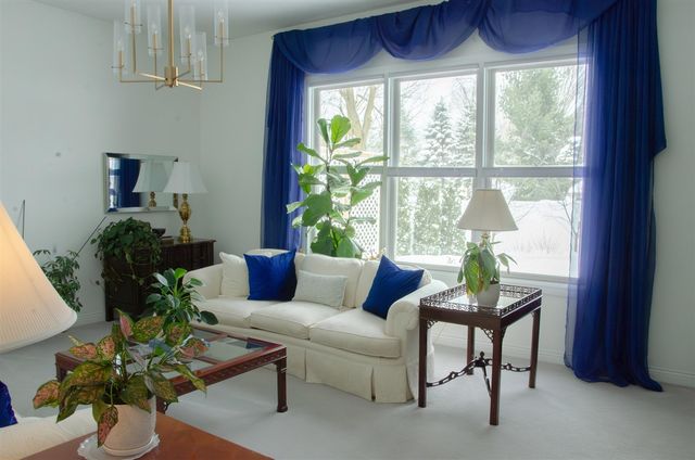 2150 Oak Leaf Trail, Portage, MI 49024