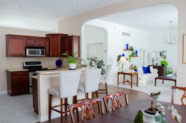 2150 Oak Leaf Trail, Portage, MI 49024