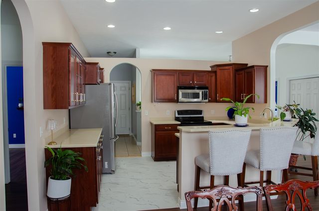 2150 Oak Leaf Trail, Portage, MI 49024