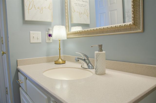 2150 Oak Leaf Trail, Portage, MI 49024