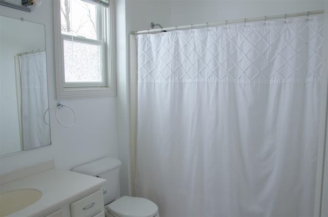 2150 Oak Leaf Trail, Portage, MI 49024