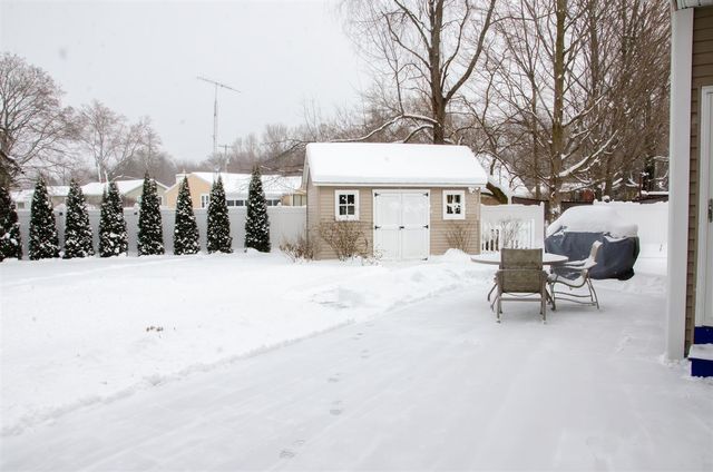 2150 Oak Leaf Trail, Portage, MI 49024