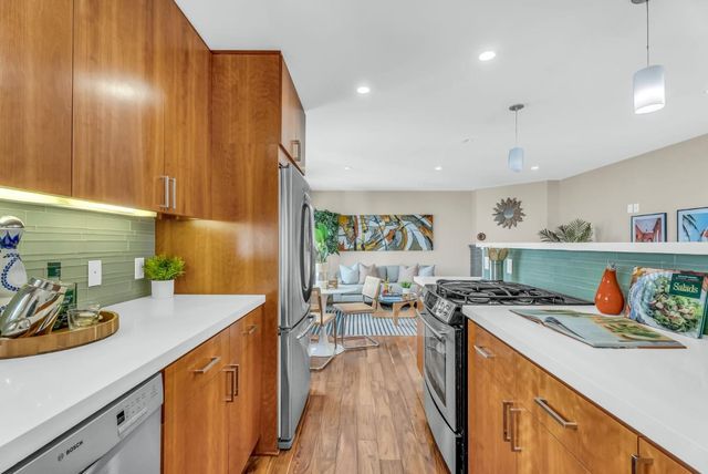 733 Chestnut Street 7, San Francisco, CA 94133