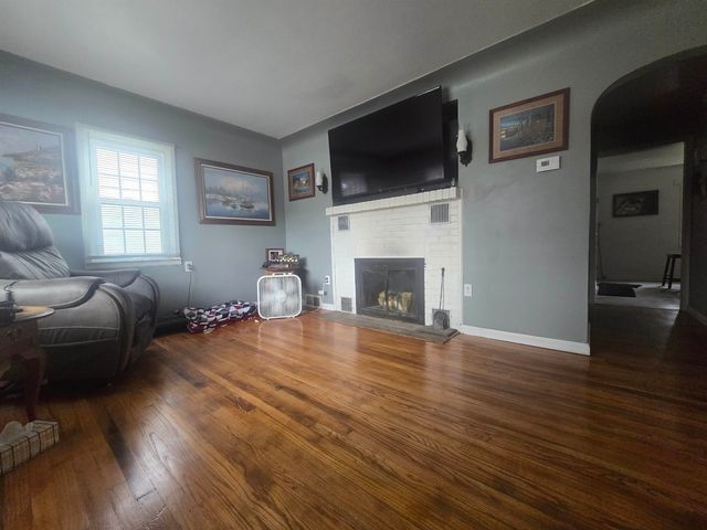 2066 E Bristol Road, Burton, MI 48529