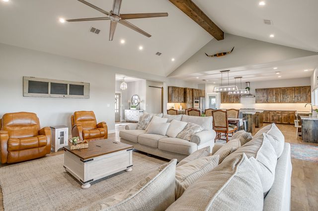 19611 N County Line Road, Ponder, TX 76259