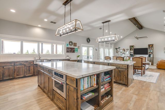 19611 N County Line Road, Ponder, TX 76259