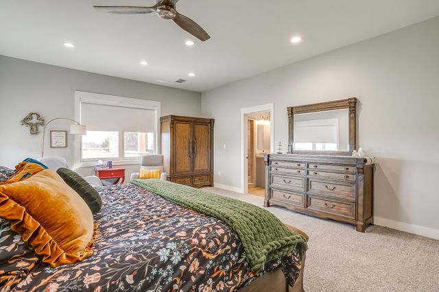 19611 N County Line Road, Ponder, TX 76259