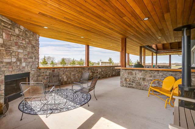 19611 N County Line Road, Ponder, TX 76259