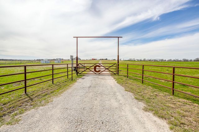 19611 N County Line Road, Ponder, TX 76259