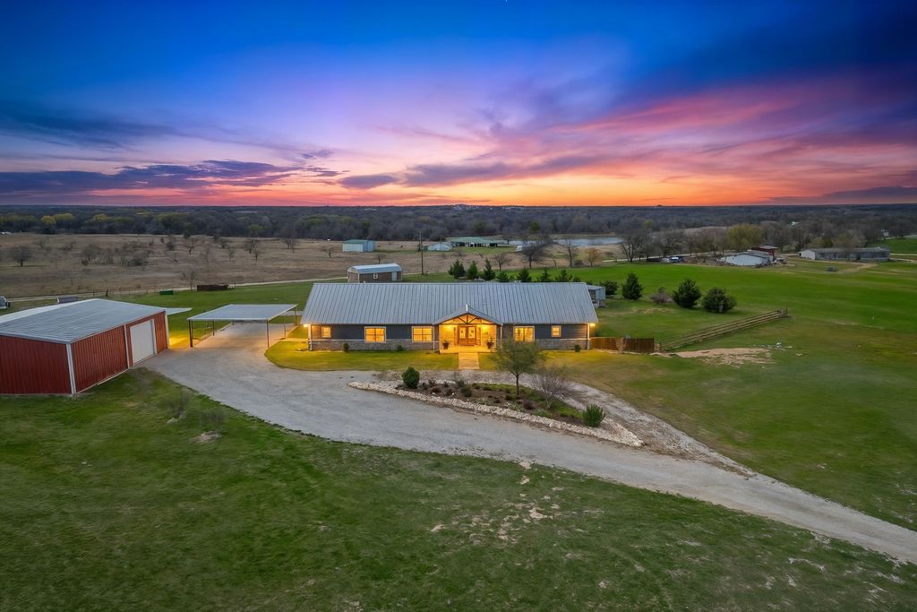 19611 N County Line Road, Ponder, TX 76259