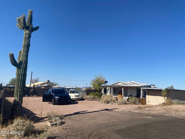 2286 E BROADWAY Avenue, Apache Junction, AZ 85119