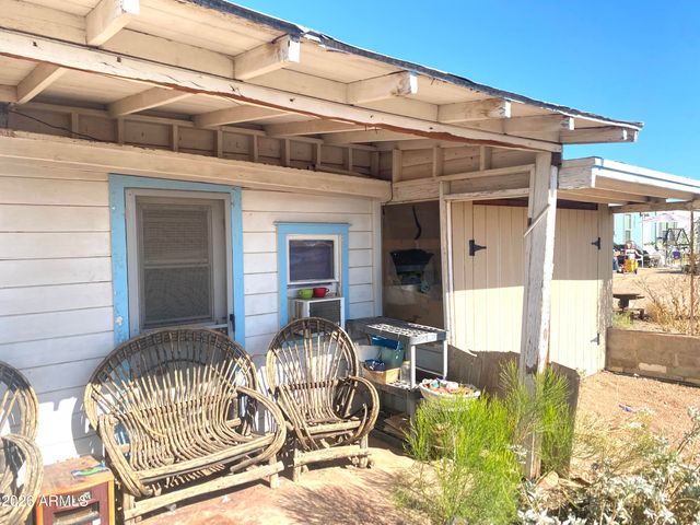 2286 E BROADWAY Avenue, Apache Junction, AZ 85119