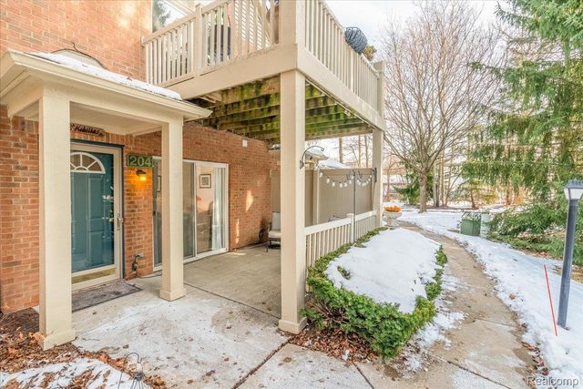 204 Marigold Circle, Westland, MI 48185