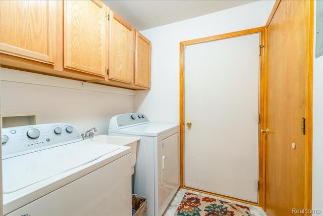 204 Marigold Circle, Westland, MI 48185