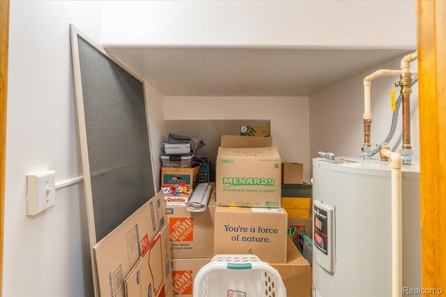 204 Marigold Circle, Westland, MI 48185