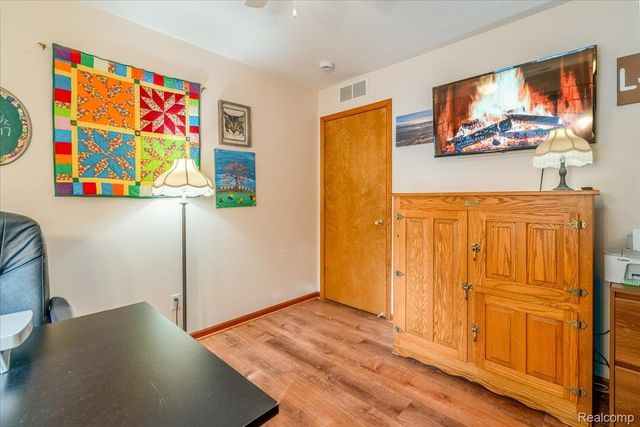 204 Marigold Circle, Westland, MI 48185