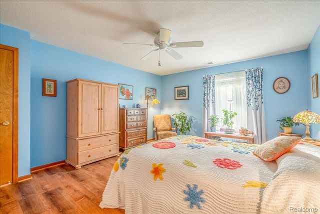 204 Marigold Circle, Westland, MI 48185