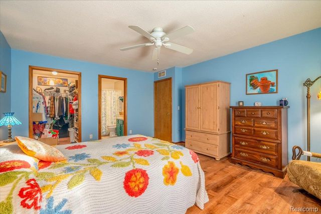 204 Marigold Circle, Westland, MI 48185